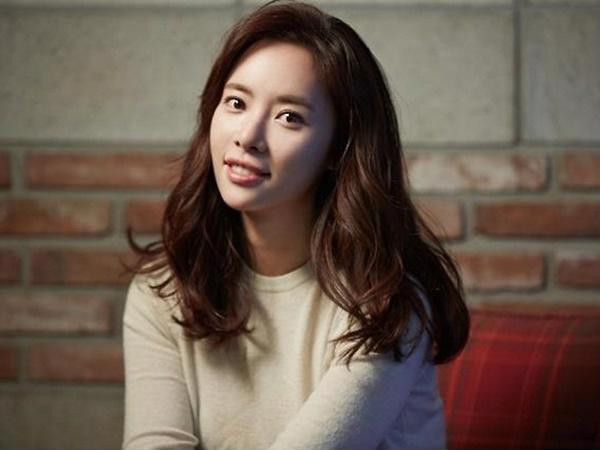 Nhiều cô gái nghĩ rằng thật thùy mị, dịu dàng, yếu đuối thì sẽ được các chàng trai yêu thích -Ảnh Internet