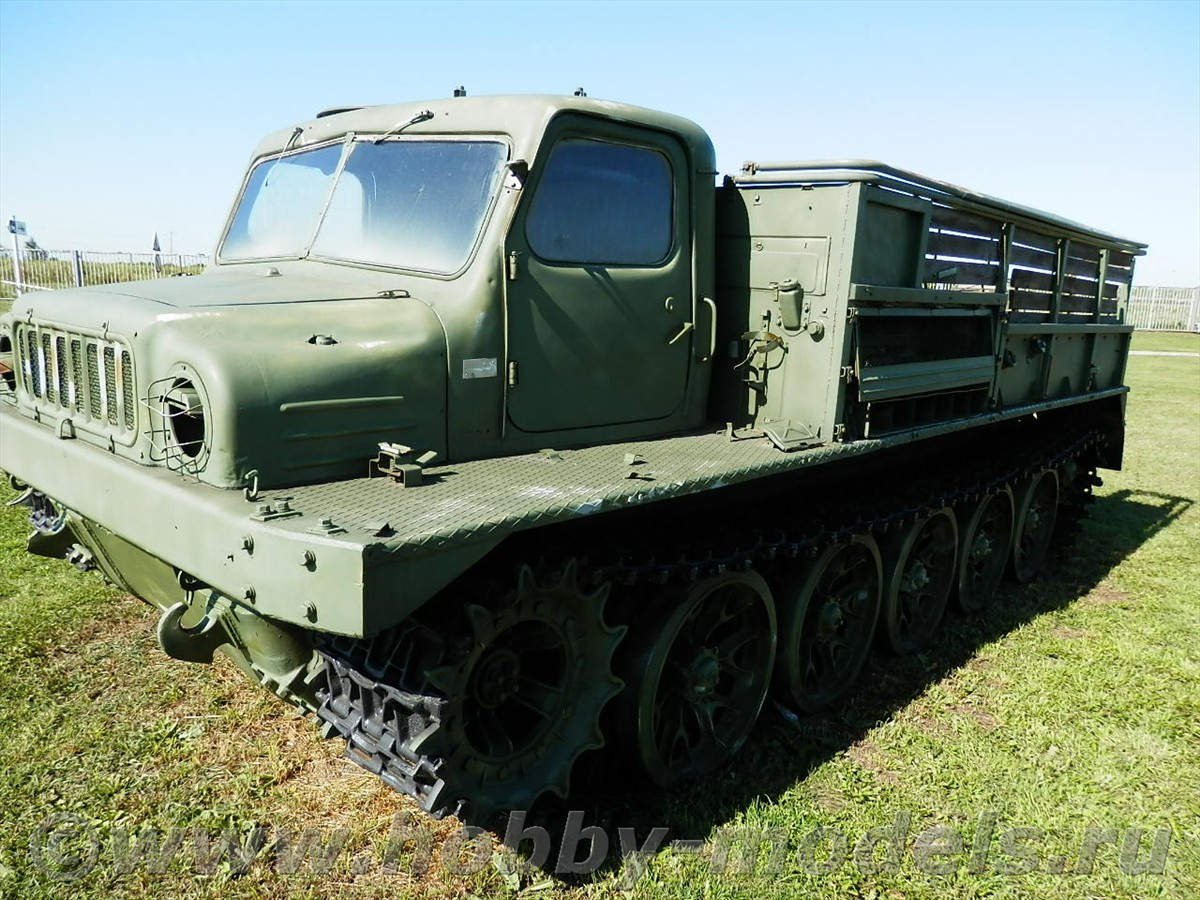 Hiện tại, các xe bánh xích kéo pháo loại ATC-59G của Việt Nam đang được nâng cấp và sửa chữa phần lớn tại Đoàn cơ động Kho K334, Xưởng X203, Cục Xe - Máy, Tổng cục Kỹ thuật. Nguồn ảnh: Datviet.