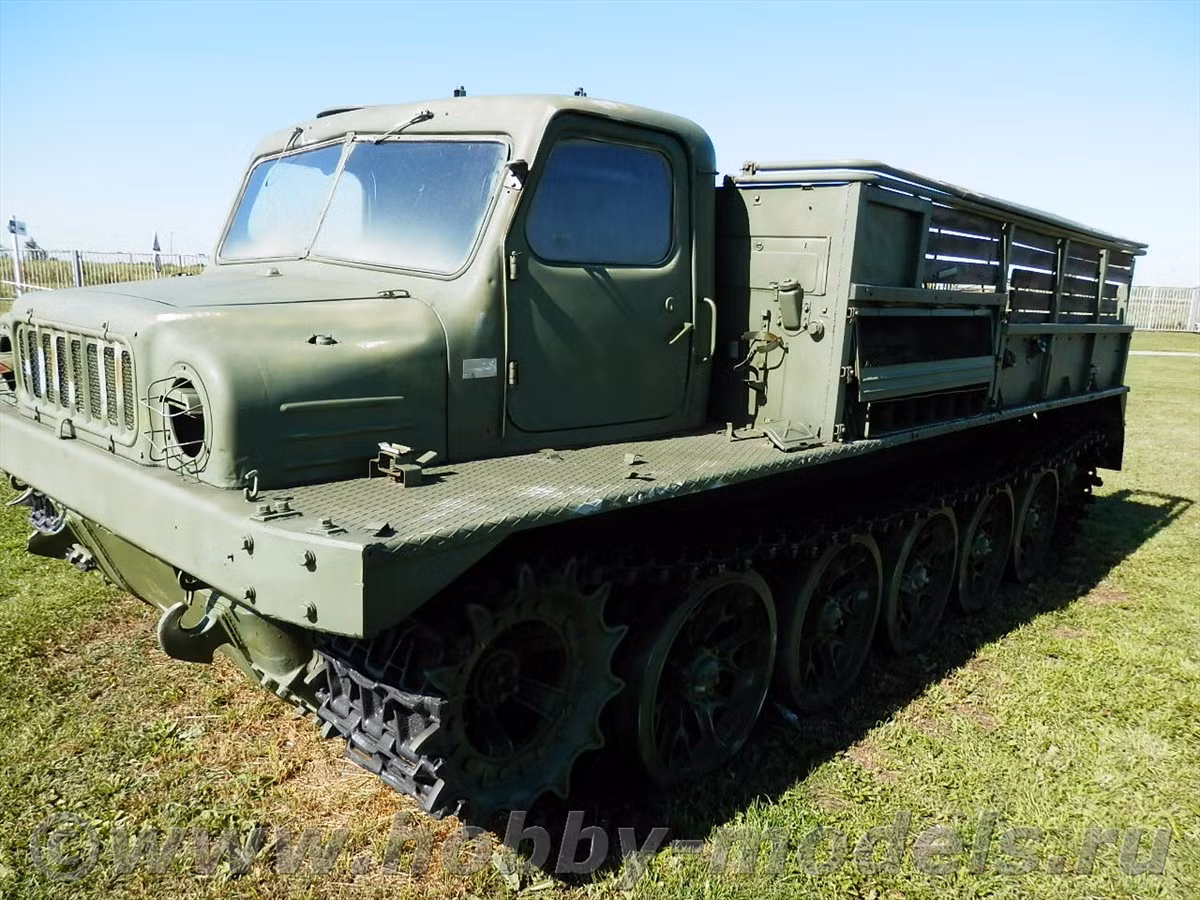 Hiện tại, các xe bánh xích kéo pháo loại ATC-59G của Việt Nam đang được nâng cấp và sửa chữa phần lớn tại Đoàn cơ động Kho K334, Xưởng X203, Cục Xe - Máy, Tổng cục Kỹ thuật. Nguồn ảnh: Datviet.