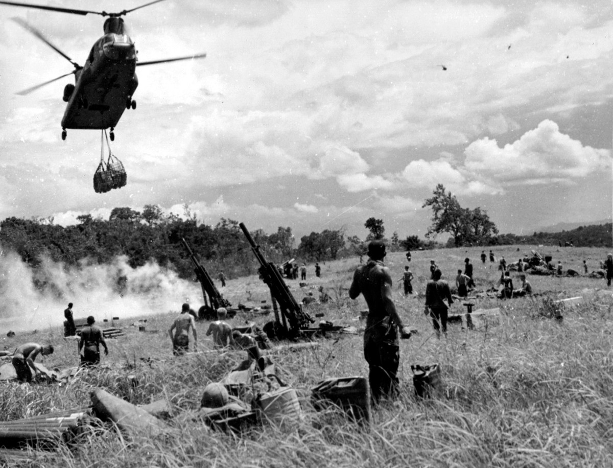 Trong số đó, loại trực thăng vũ trang AH-1G Cobra của Mỹ là loại trực thăng có số giờ bay nhiều nhất, lên tới 1.038.969 giờ bay tham chiến. Nguồn ảnh: Flickr.