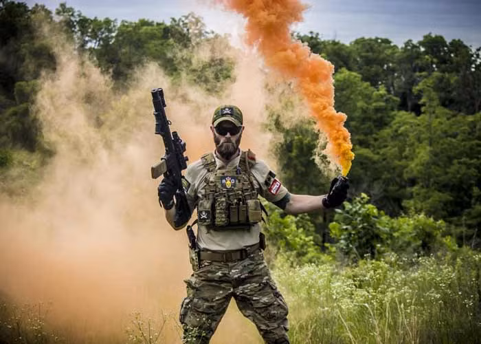 Với mỗi màu khói khác nhau tương ứng với một mệnh lệnh khác nhau theo thỏa thuận từ trước khi người lính đặt chân ra chiến trường. Nguồn ảnh: Flickr.