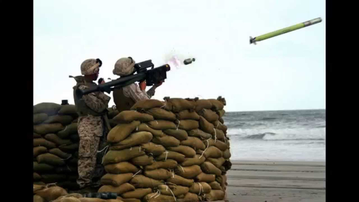 Tầm bắn tối đa của loại tên lửa phòng không vác vai này vào khoảng 5,2 km trong khi đó trần bay tối đa của nó khoảng 3,5 km. Còn con số này ở Stinger lại lên tới 8km. Nguồn ảnh: Tube.