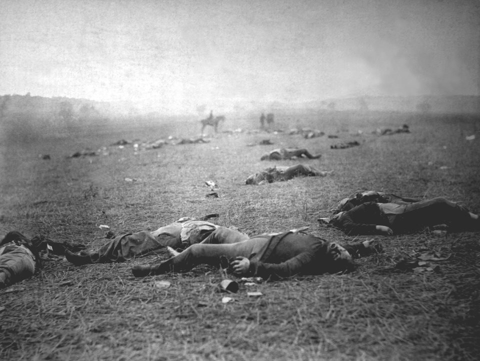 Trong khi đó trận chiến đẫm máu nhất trong Nội chiến Mỹ là Trận Gettysburg, diễn ra từ ngày 1/7/1863 tới ngày 3/7/1963 với tỷ lệ tử vong của các bên tham chiến là 4,75%. Nguồn ảnh: BI.