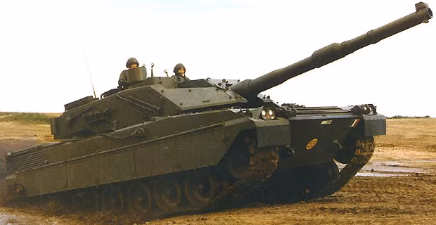 Hệ thống khung gầm của xe được thiết kế hoàn toàn bởi hãng Iveco - vốn nổi tiếng với khả năng thiết kế xe tải hạng nặng của mình. Trong khi đó hệ thống điều khiển hỏa lực và tháp pháo của xe tăng C1 Ariete lại được thiết kế bởi Oto Melara - tập đoàn quốc phòng chuyên sản xuất pháo hải quân nổi tiếng với độ chính xác cao của Italia. Nguồn ảnh: Unabm.