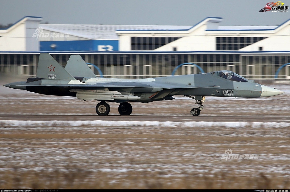 Hiện tại, trong tay Không quân Nga đang có 10 phiên bản thử nghiệm có khả năng bay tốt. Tổng cộng chương trình nghiên cứu Su-57 đã tốn của Nga khoảng 10 tỷ USD. Nguồn ảnh: Sina.