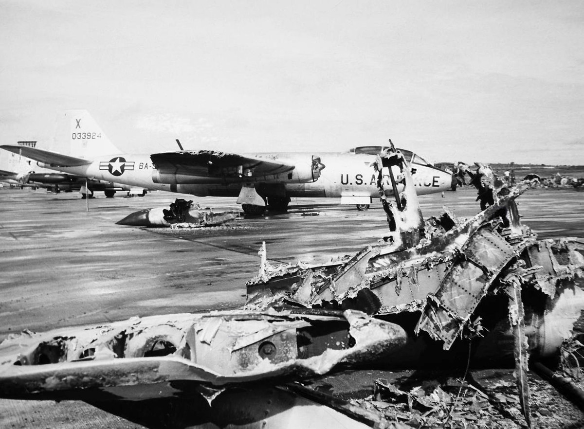 Sân bay Biên Hòa chính thực bị Quân Giải phóng chiếm giữ vào ngày 25/4/1975. Tuy nhiên từ trước đó, sân bay này đã gần như không còn hoạt động. Nguồn ảnh: Flickr.