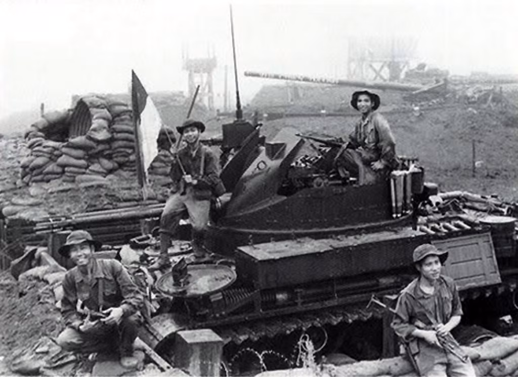 Điểm cao 241 - phòng tuyến mạnh nhất của địch và là nơi quân đội ngụy Sài Gòn đặt sở chỉ huy của mặt trận Quảng Trị bị ta chiếm được ngày 2/4/1972. Nguồn ảnh: Flickr.