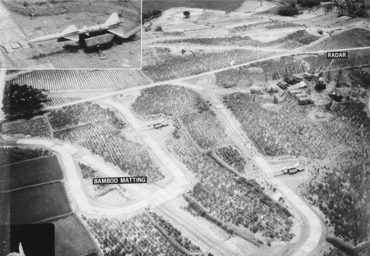 Một trận địa phòng không của Việt Nam được xây dựng theo chuẩn của Liên Xô với trận địa radar ở giữa và các tên lửa xung quanh. Kiểu trận địa này về sau đã được ta cải tiến dần để phù hợp với lối đánh của Việt Nam hơn. Nguồn ảnh: Flickr.