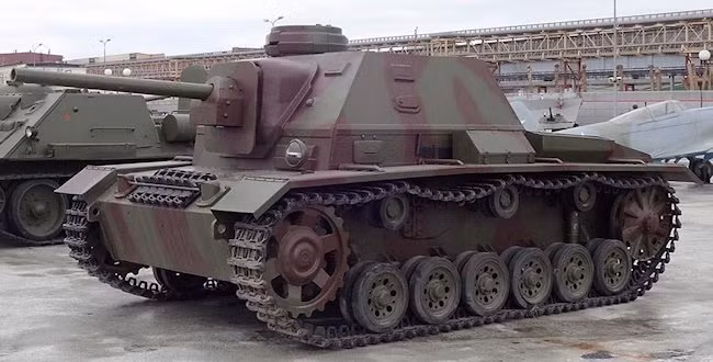 Ngày nay, hai khẩu pháo tự hành chống tăng Su-76i được trưng bày ở Ukraine và ở Moscow. Các sử gia cho rằng, việc chiếm phương tiện của đối phương làm chiến lợi phẩm trong Chiến tranh Thế giới thứ 2 dù phổ biến, tuy nhiên không có loại phương tiện chiến lợi phẩm nào có đóng góp nhiều cho cuộc chiến như Su-76i. Nguồn ảnh: Wiki.