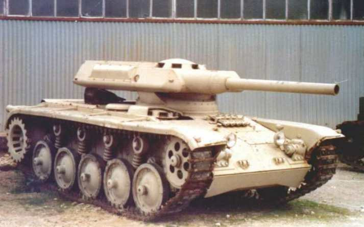 Với mục đích thiết kế ra loại xe tăng phục vụ cho việc đánh nhanh thắng nhanh và xuyên thủng phòng tuyến đối phương theo lối đánh thần tốc của người Đức trong Chiến tranh Thế giới thứ 2, các xe tăng ELC rõ ràng hoàn toàn đủ khả năng để thực hiện việc này khi chúng sở hữu khả năng cơ động nhanh trên chiến trường. Nguồn ảnh: Tankeny.