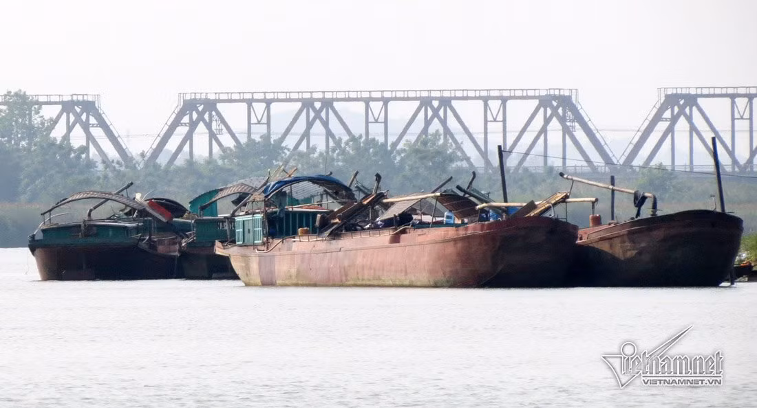 Những cỗ máy đêm đêm hoạt động trái phép khiến người dân mất ăn, mất ngủ