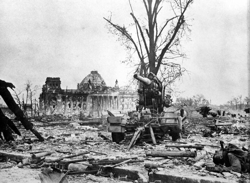 Quân số trực tiếp tiến vào chiến đấu bên trong thành phố Berlin là 1,5 triệu quân cùng gần như toàn bộ khí tài của cả ba phương diện quân do Liên Xô chỉ huy. Nguồn ảnh: Flickr.