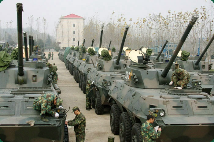 Hệ thống chuyển động của PLL-05 có nét tương đồng với hệ thống chuyển động của xe thiết giáp chở quân BTR-80 do Liên Xô sản xuất trước đây. Tuy nhiên, hệ thống chuyển động này lại được lấy từ thiết giáp chở quân WZ-551 do Trung Quốc sản xuất từ những năm 80 của thế kỷ trước. Nguồn ảnh: News.