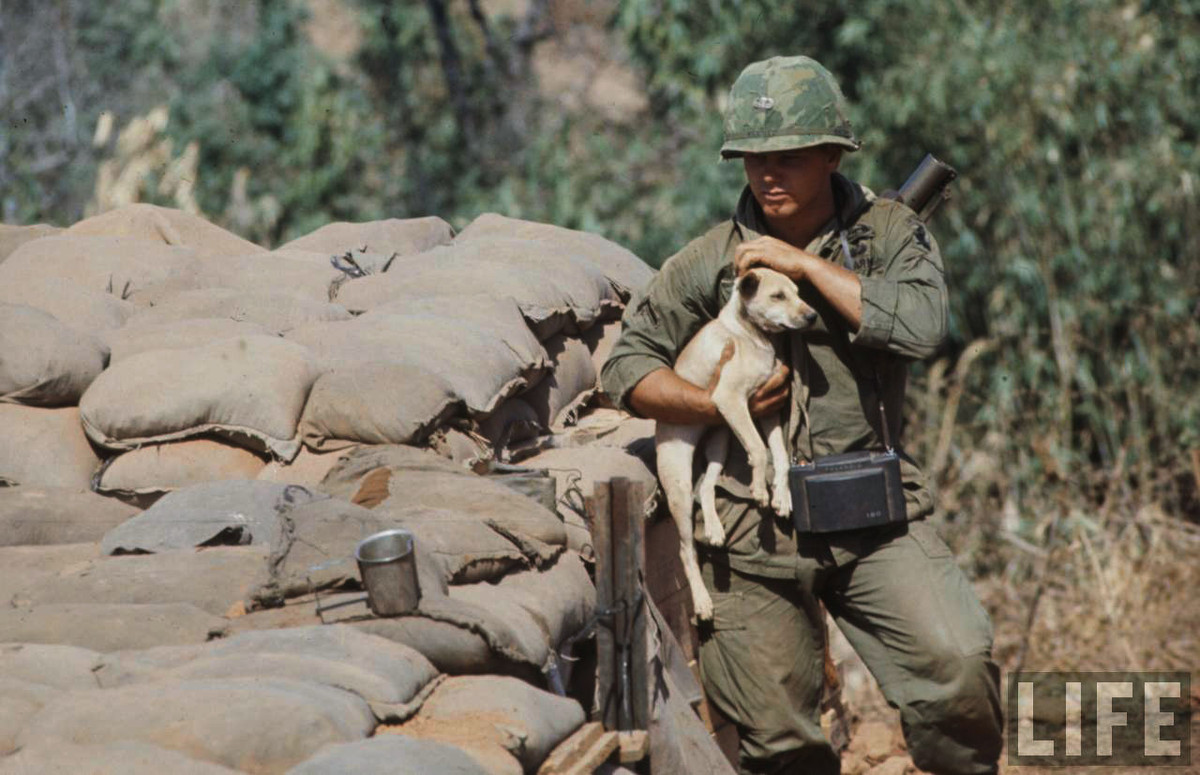 Trong Chiến tranh Việt Nam, Đắk Tô cũng địa danh nổi tiếng với những trận đánh anh dũng của Quân Giải phóng nhằm chống lại những cuộc càn quét quy mô lớn của quân đội Mỹ và chư hầu.Nguồn ảnh: Life.