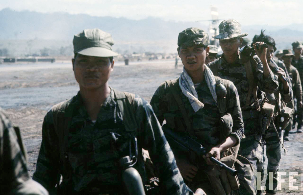 Đắk Tô nằm trên Cao nguyên Trung phần (Tây Nguyên) Quân đội Mỹ tập trung hầu hết các đơn vị lính dù tinh nhuệ nhất của họ trong Chiến tranh Việt Nam, trong đó nổi bật là Sư đoàn dù 82 .Nguồn ảnh: Life.