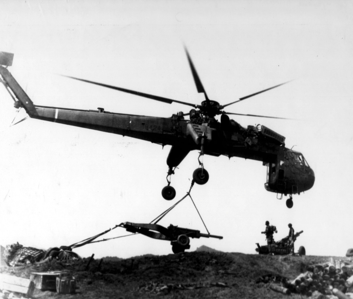 Cuộc chiến tranh Việt Nam cũng ghi nhận mức độ tham chiến kỷ lục của các loại trực thăng. Tính từ năm 1966 tới năm 1975, phía Mỹ đã bay tổng cộng hàng trăm nghìn phi vụ với 7.531.955 giờ bay. Nguồn ảnh: Flickr.