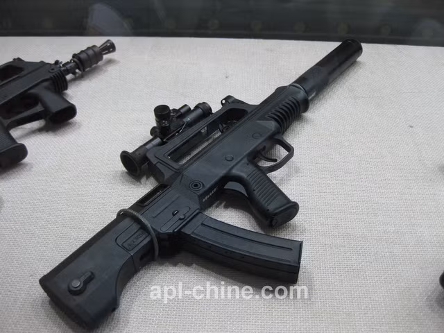 Khẩu súng này có nòng súng dài 250 mm, tương đương với 50% so với chiều dài tổng thể của súng. Nguồn ảnh: Apl.