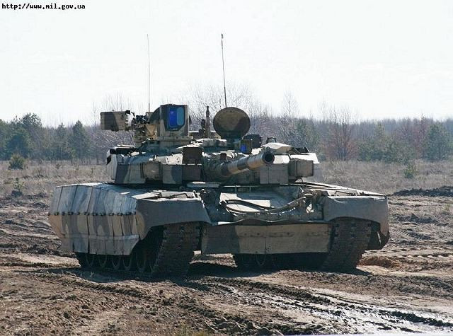 Xe tăng T-84 Oplot-T là phiên bản được Ukraine cải biên dành riêng cho thị trường Thái Lan, theo đó, các chi tiết kỹ thuật và đặc tính chiến đấu của T-84 Oplot-T sẽ tương đồng với các loại vũ khí khác do Thái Lan sở hữu và phù hợp với các học thuyết quân sự của nước này. Nguồn ảnh: Nil.