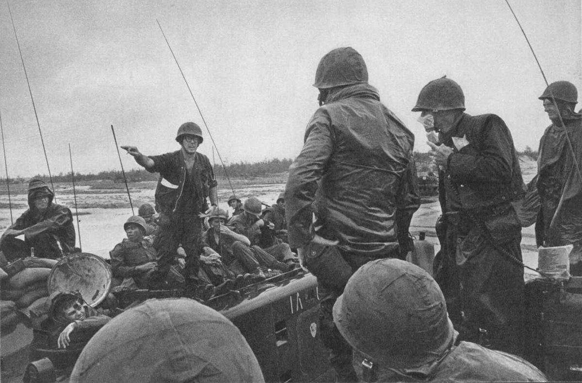 Diễn ra vào ngày 17/9/1967 với chiến dịch mang tên Fortress Sentry, Tiểu đoàn 3 Thủy quân Lục chiến Mỹ đã đổ bộ từ các tàu chiến của Hạm đội 7 vào bãi Cửa Việt. Nguồn ảnh: Flickr.