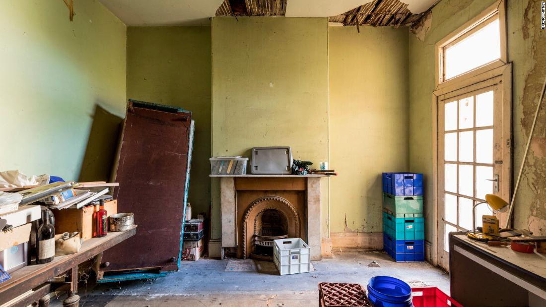 Căn nhà này được bán lần cuối cùng vào năm 1997 với giá 312.000 Đôla Úc, điều này đồng nghĩa rằng giá trị căn nhà đã tăng 180% sau 2 thập kỷ.