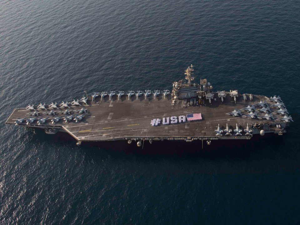 Hiện tại có tổng cộng 10 tàu sân bay lớp Nimitz đang phục vụ Hải quân Mỹ, mỗi tàu có biên chế đủ 5000 thủy thủ đoàn và không đoàn, mang được tối đa 90 máy bay chiến đấu các loại và hiện 10 tàu lớp Nimitz đang có mặt trên khắp thế giới. Nguồn ảnh: BI.