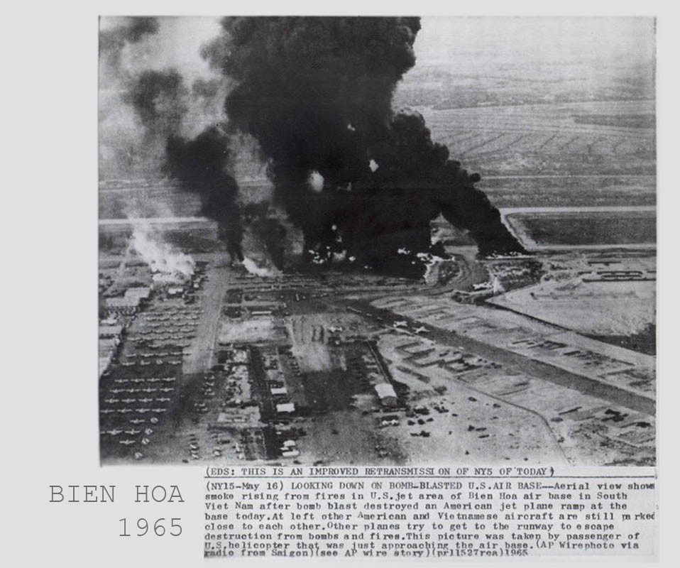 Màn "chào hỏi" đầu tiên của Quân Giải phóng dành cho lực lượng Mỹ đóng quân trong sân bay Biên Hòa thường ít được nhắc tới, đó là vụ việc xảy ra vào ngày 1/11/1964, khi bộ đội ta đã sử dụng ba khẩu cối 81mm tấn công sân bay này liên tục trong 20 phút đồng hồ. Nguồn ảnh: Flickr.
