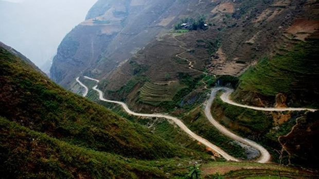 Đèo Rù Rì nay đã bị bịt, có đường tránh thay thế.