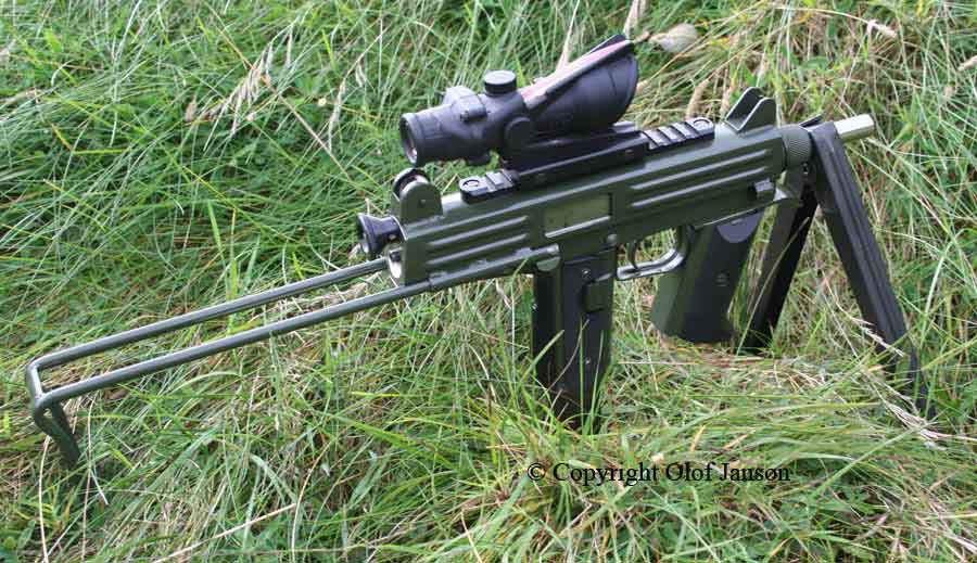 Cả hai loại đạn đều cho tốc độ bắn của tiểu liên CBJ vào khoảng 700 viên mỗi phút. Mặc dù khá nhỏ gọn, tuy nhiên khẩu súng này không dành được nhiều sự ưu ái lắm và chưa được sử dụng chính thúc bởi bất cứ lực lượng an ninh, quân đội nào trên thế giới. Nguồn ảnh: Jamson.