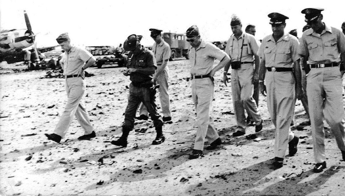 Vụ "cối kích" của Quân Giải phóng vào căn cứ Biên Hòa được xác định diễn ra chỉ trong vòng khoảng 20 phút tính từ 12:26 phút rạng sáng ngày 1/11/1964. Tuy nhiên, phi vụ này diễn ra quá bất ngờ, khiến lực lượng Mỹ trong căn cứ này không kịp phản công. Nguồn ảnh: Flickr.