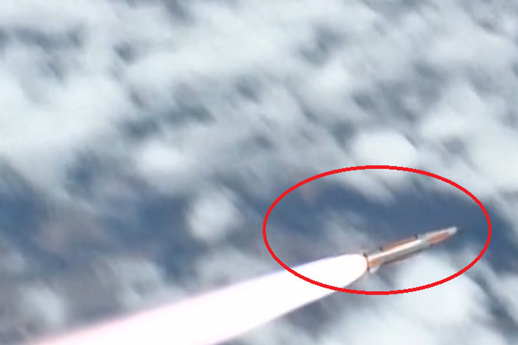 Theo dự tính, không chỉ có Không quân mà cả Hải quân Nga cũng được trang bị MiG-31 phiên bản MiG-31BM và loại tên lửa tấn công siêu thanh đời mới này. Nguồn ảnh: Sputnik.