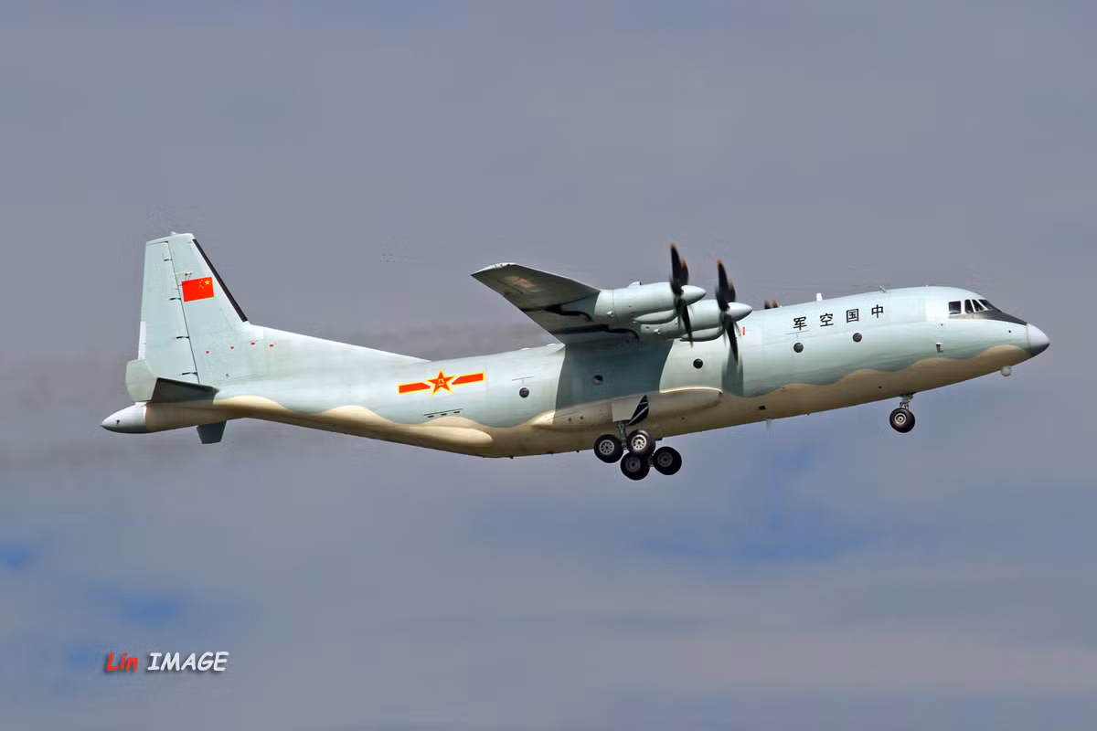 Hiện tại phía Trung Quốc đang phát triển tổng cộng 6 phiên bản Y-9 khác nhau, trong đó phiên bản Y-9LH là phiên bản dành cho Không quân Trung Quốc, Y-9E cho xuất khẩu, Y-9JB dành cho tác chiến điện tử. Nguồn ảnh: Lin.