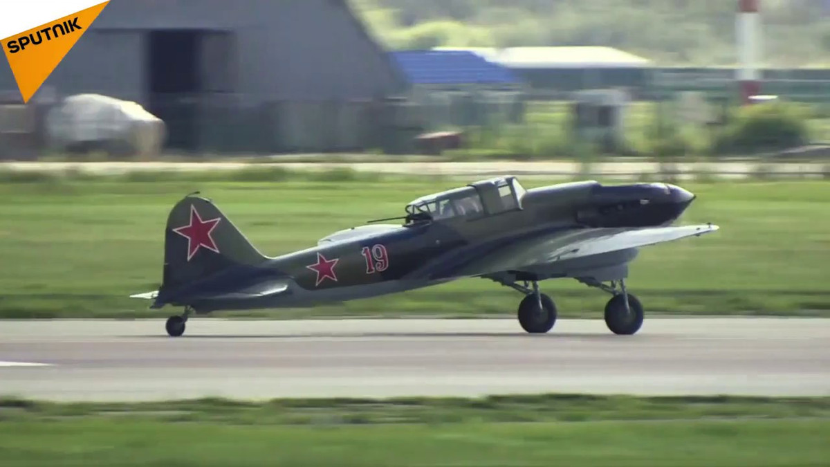 Tuy được sản xuất với số lượng lớn tới như vậy nhưng tới nay, trên thế giới chỉ còn duy nhất hai chiếc Ilyushin Il-2 còn có khả năng bay được, cả hai chiếc này hiện đều đang được cất giữ trong kho chứa máy bay Novosibirsk, Nga. Nguồn ảnh: Sputnik.