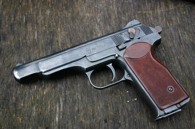 Về sau, khi súng chống tăng RPG-7 đã trở nên phổ biến, người lính xạ thủ sử dụng RPG-7 cũng được cấp phát khẩu súng này để anh ta có thể phòng thân, thay vì phải mang theo một khẩu AK-47 nặng nề bên cạnh mình. Nguồn ảnh: Flickr.