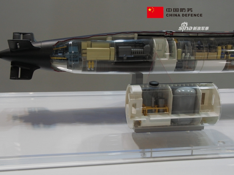 Khi nổi, tàu có khả năng di chuyển với tốc độ tối đa 12 hải lý trên giờ, tương đương với khoảng 22 km/h. Ảnh: Mặt cắt khoang động cơ của tàu ngầm Scorpene phiên bản S-BR. Nguồn ảnh: Sina.