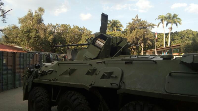 BTR-80A trông khá giống mẫu BTR-82 hiện đại hơn với việc trang bị tháp pháo BPPU lắp pháo tự động 30mm 2A72. Nguồn ảnh: Otvaga