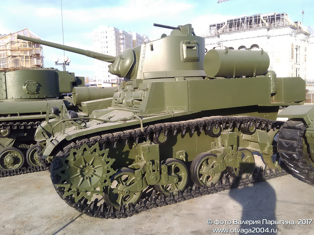 Xe tăng hạng nhẹ M3A1 – được thiết kế cho vai trò trinh sát, hỗ trợ hỏa lực với khẩu pháo 37mm – hơi yếu nhưng bù lại có tốc độ tốt. Nguồn ảnh: Otavaga2004