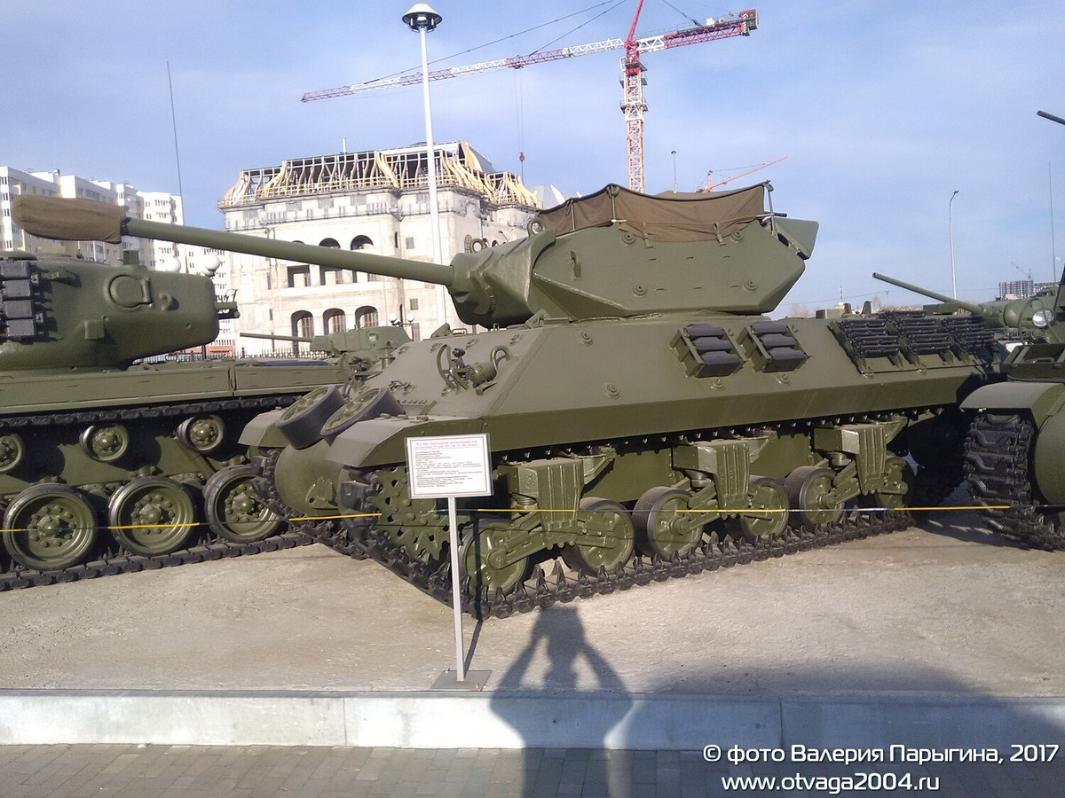 Ngày nay, rất nhiều loại vũ khí hiện đại nhất thời bấy giờ được người Mỹ cung cấp vẫn được lưu giữ tại nhiều bảo tàng của nước Nga. Trong ảnh là pháo tự hành chống tăng M10 Wolverine do Mỹ sản xuất, được trưng bay tại Bảo tàng Quân sự ở Sverdlovsk - đây là một trong những bảo tàng tư nhân lớn nhất ở Nga. Nguồn ảnh: Otavaga2004