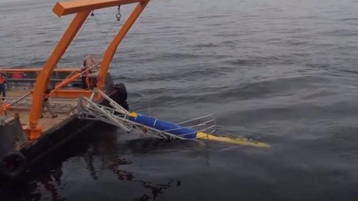 Để chính thức được Hải quân Mỹ đặt mua, Knifefish đã phải vượt qua tất cả những cuộc thử nghiệm khắt khe nhất với nhiều môi trường tác chiến khác nhau.