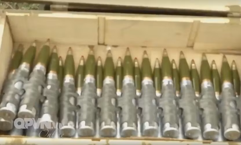 Để phục vụ cho nhiệm vụ huấn luyện, diễn tập, hằng năm chúng ta phải tiêu thụ một lượng lớn đạn 30mm nhập khẩu, tốn kém một lượng lớn ngân sách của Nhà nước. Nguồn ảnh: Kênh QPVN