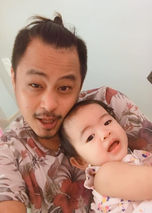 Cách đây không lâu, La Thành gửi lời xin lỗi đến mẹ ruột và mẹ của con gái: "Đầu tiên con xin lỗi mẹ, vì suốt cuộc đời mẹ hy sinh cho con, con đã làm mẹ khổ theo vài năm nay, con rất hiểu những gì mẹ đã phải hy sinh cho con. Con xin lỗi mẹ rất nhiều. Đúng là con đã làm mẹ khổ theo rất nhiều năm nay con sẽ cố gắng vì một cuộc sống tốt hơn. Còn Tiên và bé Mĩ. Anh cám ơn em và con đã đến bên anh, đã vì anh cũng hy sinh thầm lặng. Mong sau này, cuộc sống chúng ta sẽ ổn hơn”.