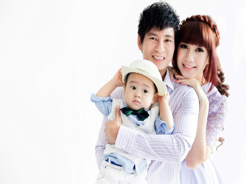 11 năm sống chung một nhà, Minh Hà sinh cho Lý Hải 4 người con: bé Rio, Cherry, Sunny và Mio.