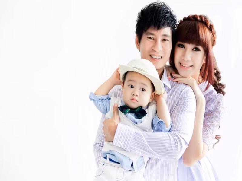 11 năm sống chung một nhà, Minh Hà sinh cho Lý Hải 4 người con: bé Rio, Cherry, Sunny và Mio.