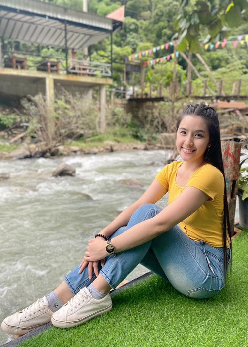 Nhan sắc đời thường của Hoa hậu Thế giới Lào 2021 không kém cạnh Đỗ Thị Hà.