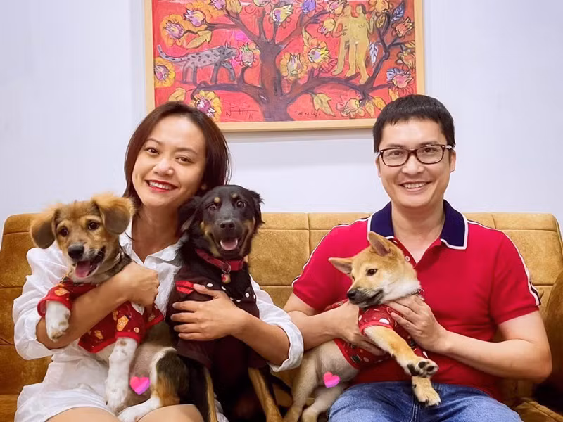 Về bí quyết giữ hôn nhân hạnh phúc, Hồng Anh cho biết, đó là sự tôn trọng và tin tưởng cũng như nên biết ít bí mật của nhau vì ai cũng có quyền riêng tư.