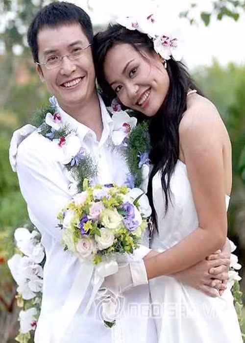 Người bạn đời hiện tại của Hồng Ánh là nhà phê bình Nguyễn Thanh Sơn. Cả hai biết nhau từ những năm 2000. Đến năm 2009, Hồng Ánh quyết định lên xe hoa. Ảnh: Ngôi sao