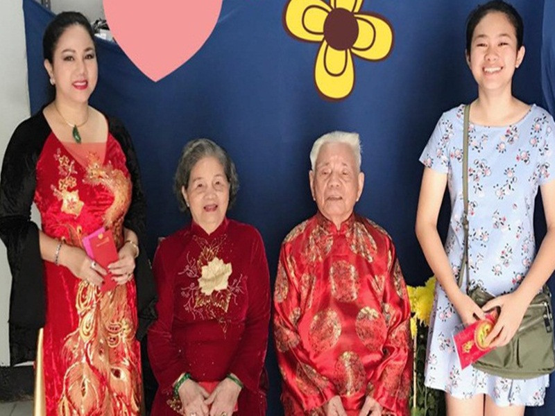 Năm 2009, Ngọc Ánh đính hôn với một giáo viên người Mỹ. Tuy nhiên, cuộc tình này cũng tan vỡ. Sau đó, Ngọc Ánh đã bán hết tài sản ở Mỹ để về Việt Nam sống cùng con gái và đi hát trở lại. Ảnh: Dân Việt