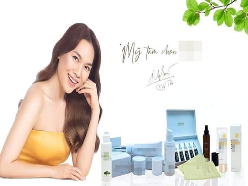 Giữa lùm xùm, Mỹ Tâm chỉ khéo léo đăng trên Fanpage cá nhân dòng chú thích đầy ẩn ý: “Đúng thì vẫn luôn là đúng chứ không có kiểu đúng cũng thành sai được! Chỉ có người sao sao đó mới thấy đúng cũng thành sai thôi!”.