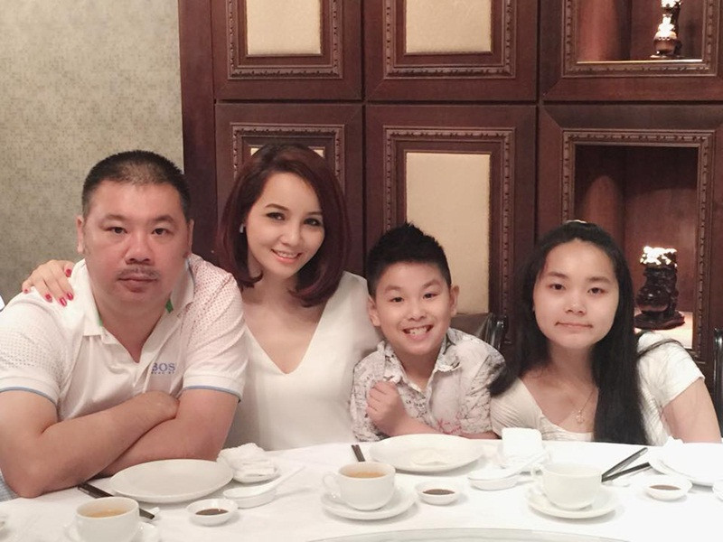 Mai Thu Huyền khoe ông xã hết lòng ủng hộ công việc của cô, chưa bao giờ phàn nàn hoặc ngăn cản bất cứ việc gì cô làm. Ảnh: VOV