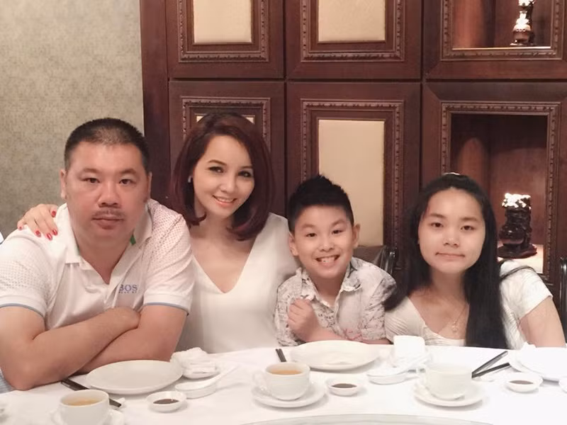 Mai Thu Huyền khoe ông xã hết lòng ủng hộ công việc của cô, chưa bao giờ phàn nàn hoặc ngăn cản bất cứ việc gì cô làm. Ảnh: VOV