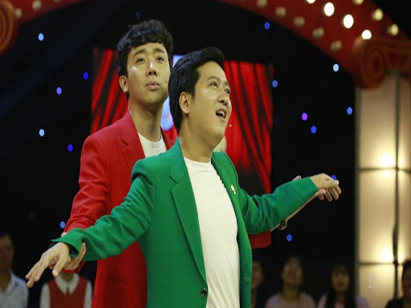 Trường Giang và Trấn Thành đều từng gây tranh cãi khi làm MC. Trong khi Trấn Thành bị chê quá mít ướt, Trường Giang bị chê lối dẫn kém duyên, dẫn chương trình nhưng “phá người chơi”. Trước những ý trái chiều, cả hai đều cố gắng rút kinh nghiệm. Ảnh: HTV
